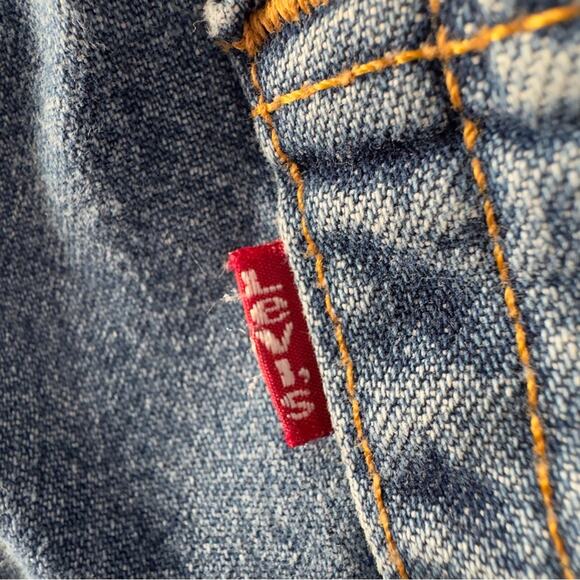 Vintage Levi's 560 Blue Jean Shorts Relaxed Fit 90s zip Button red tab denim 36 - Picture 6 of 14